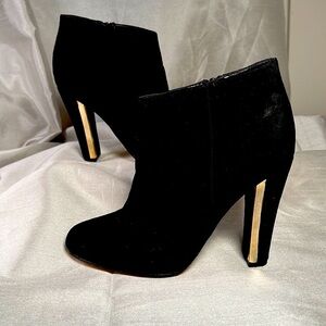 Size 10 Aldo Call It Spring Black Nubuck Ankle Booties - Gold Heel Accents EUC